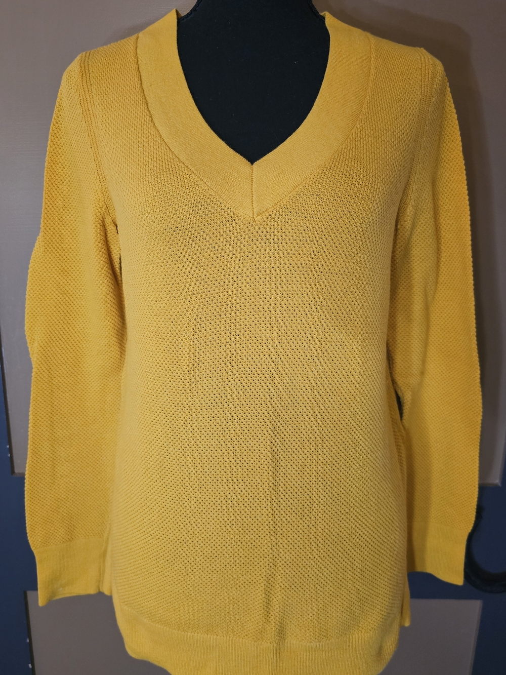GAP Women's V-Neck Knit Sweater - Mustard 🌸 NEW